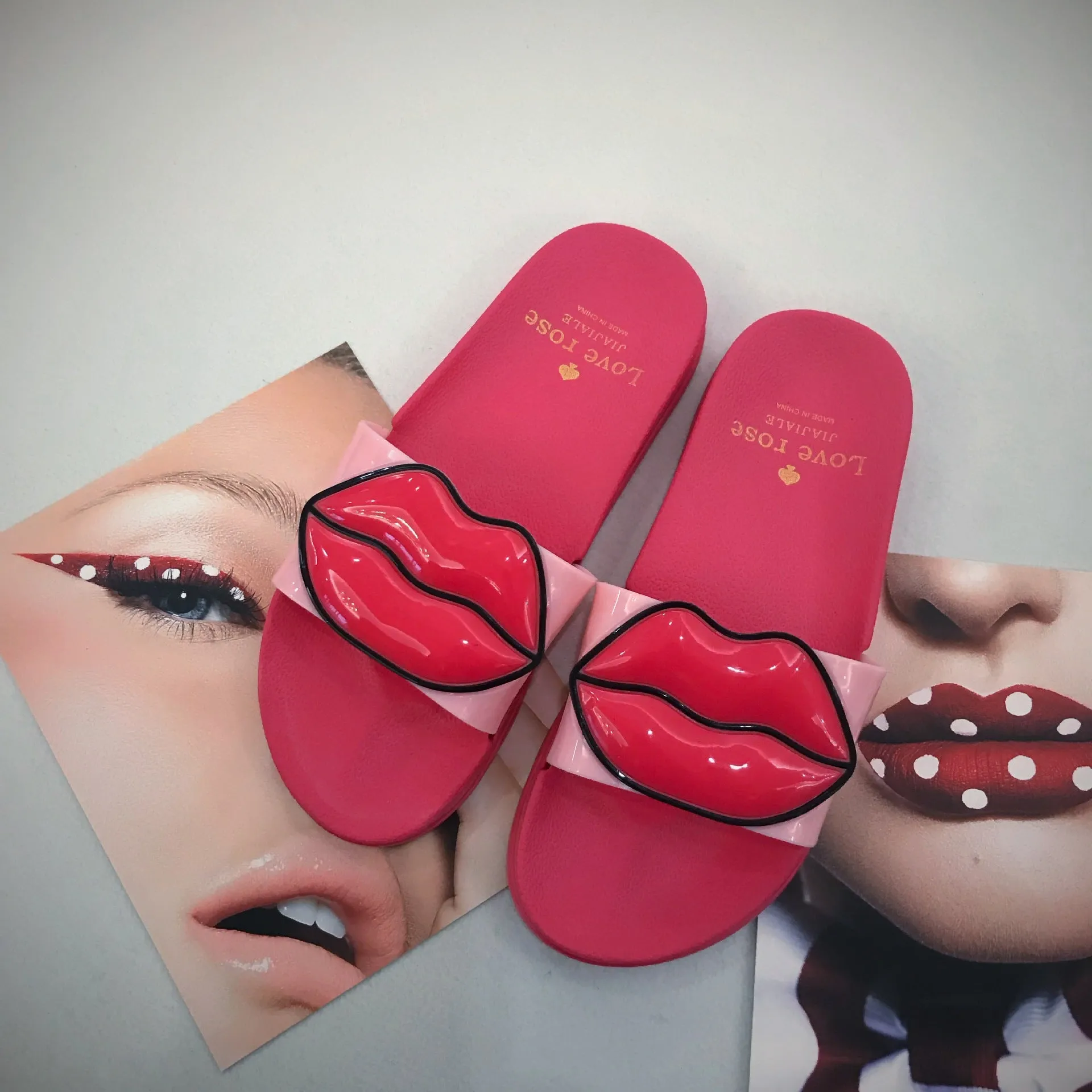 Women's Non-Slip Sweet Lips Slippers